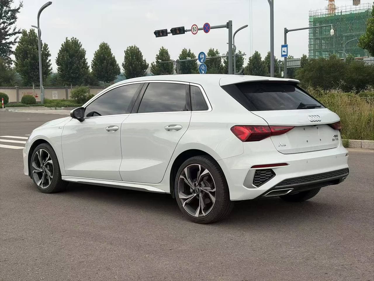 Audi A3 Sportback 35 TFSI 2023 — изображение 3