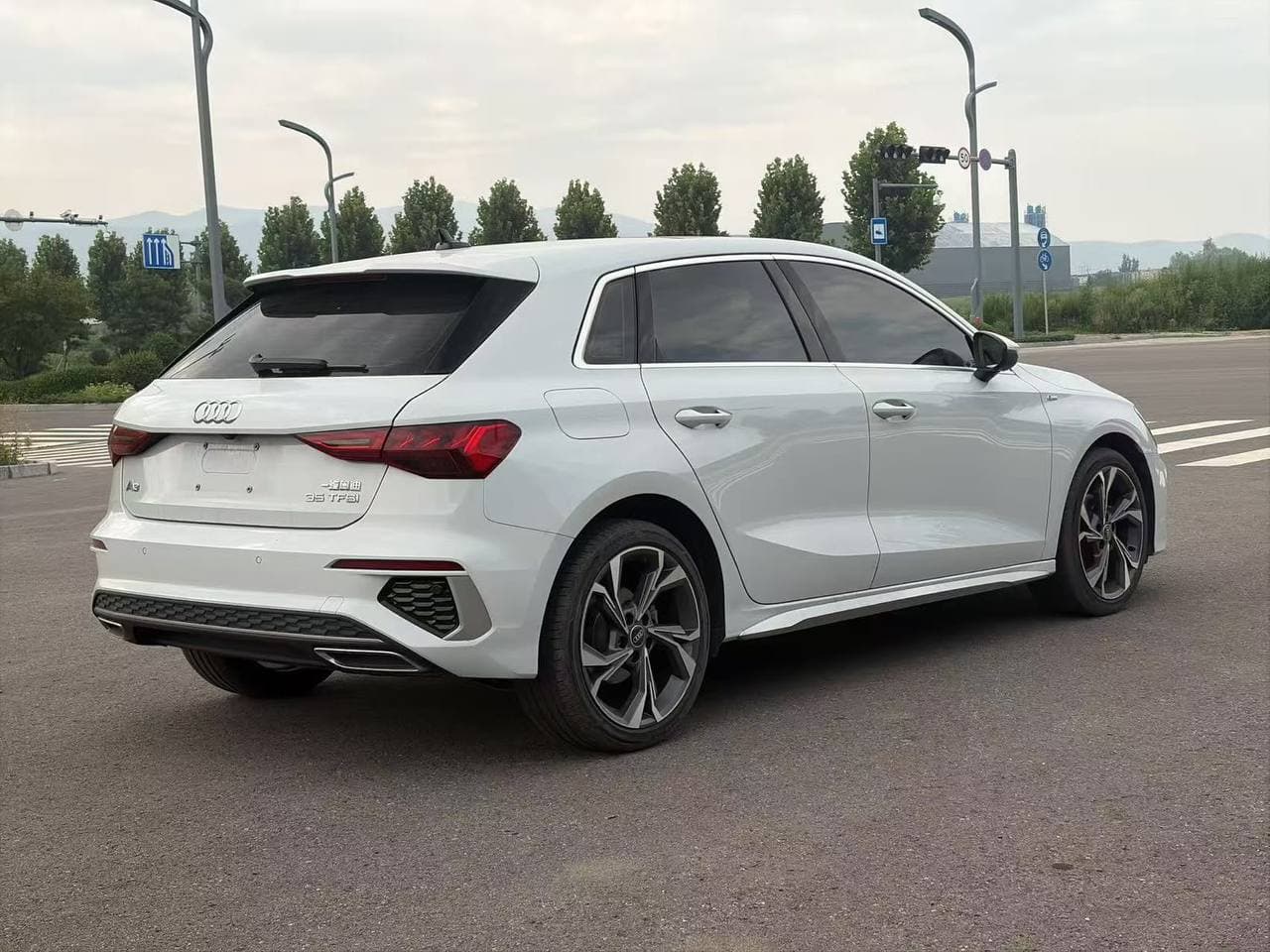 Audi A3 Sportback 35 TFSI 2023 — изображение 5