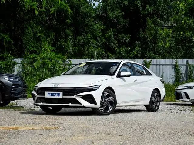Hyundai Elantra 2026 — изображение 1