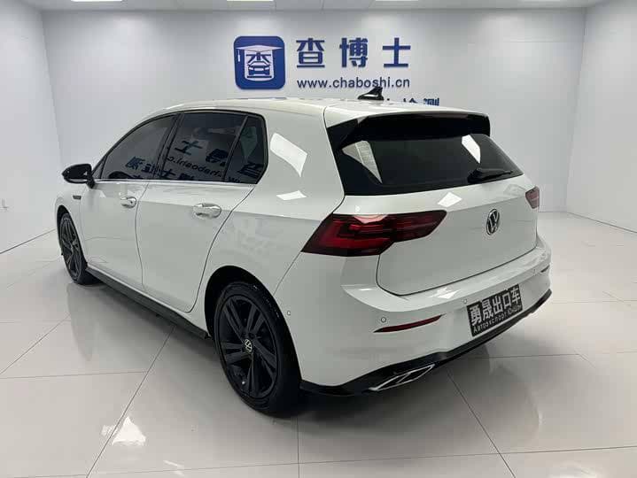 Volkswagen Golf R-Line Lite 2023 — изображение 2